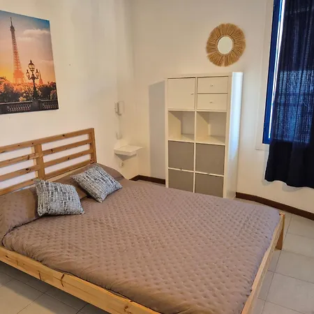 Luxholidays Apartment *