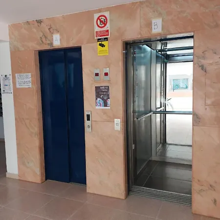 Luxholidays Apartament *