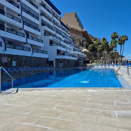 Luxholidays Apartament *